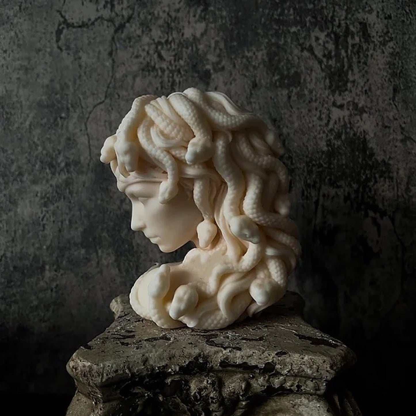 Medusa II Candle